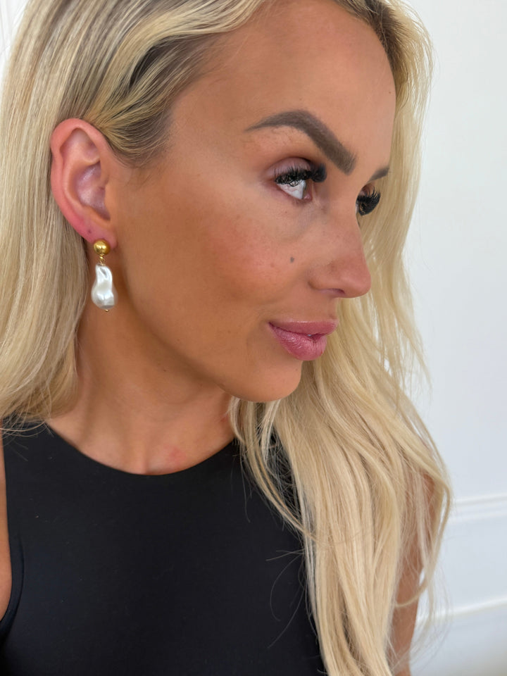 The Pearl Drop Earrings