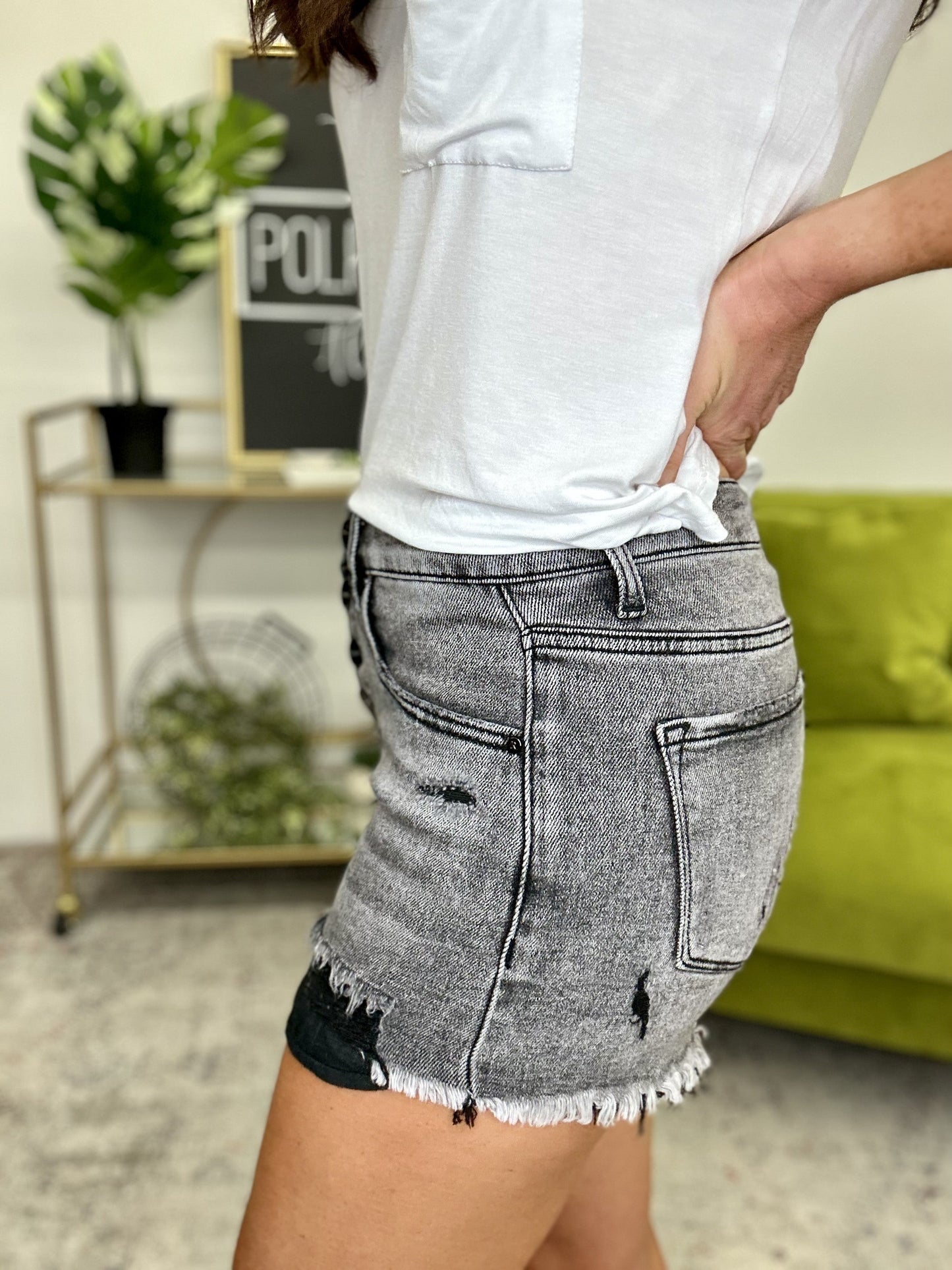 The Risen Button Shorts in Grey - AS